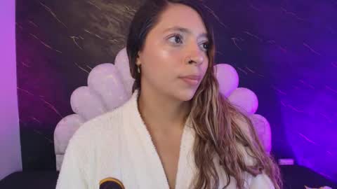 Mia online show from 05/13/26, 12:02