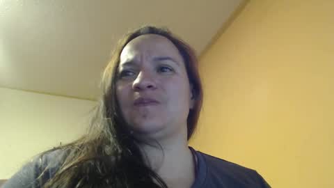 Snapshot of miaabrownn chatting on 02/11/25, 12:49 MIA online show from 02/11/25, 12:49