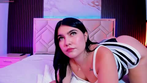 Snapshot of miaafarrel chatting on 09/09/25, 07:35 Miaa Farrel online show from 09/09/25, 07:35