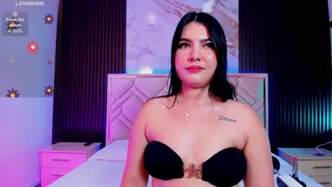 Snapshot of miaafarrel chatting on 09/11/25, 07:25 Miaa Farrel online show from 09/11/25, 07:25