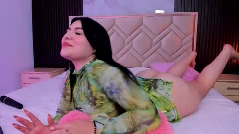 Snapshot of miaafarrel chatting on 11/29/25, 07:39 Miaa Farrel online show from 11/29/25, 07:39