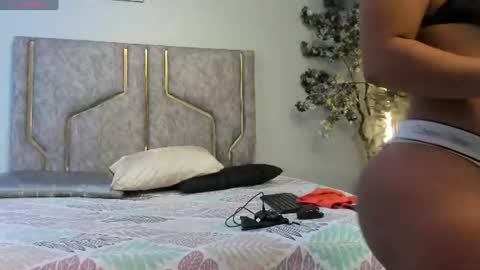 miaakittyy online show from 06/20/26, 12:08