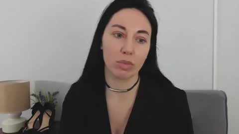 Mia online show from 05/20/26, 03:18