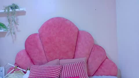miaanderson__ online show from 05/23/26, 12:09