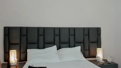 mia red hair molly short hair online show from 01/08/25, 12:05