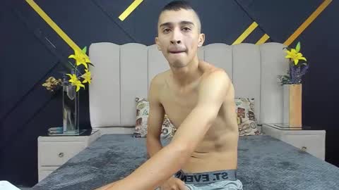 Snapshot of miaandrony chatting on 02/17/26, 12:56 miaandrony online show from 02/17/26, 12:56