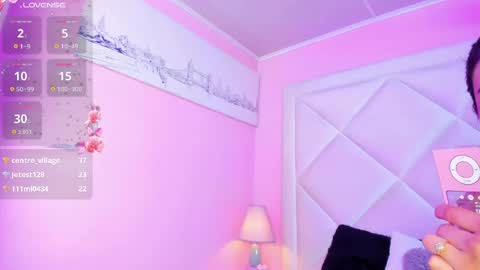 Snapshot of miaasmiith_ chatting on 04/15/26, 10:00 Alexandra online show from 04/15/26, 10:00