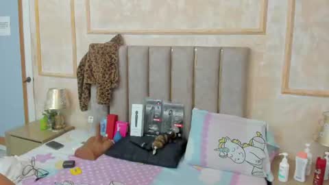 Miaasummer online show from 06/21/26, 12:08