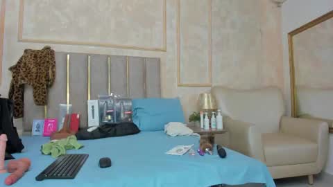 Miaasummer online show from 06/22/26, 11:29