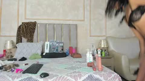 Miaasummer online show from 06/24/26, 11:31