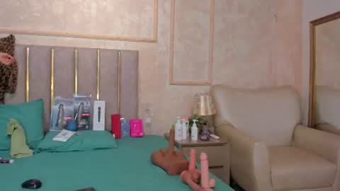 Miaasummer online show from 06/25/26, 11:37