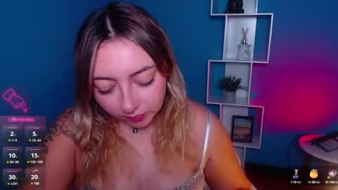 Snapshot of miaawild chatting on 12/09/24, 01:02 Andrea online show from 12/09/24, 01:02