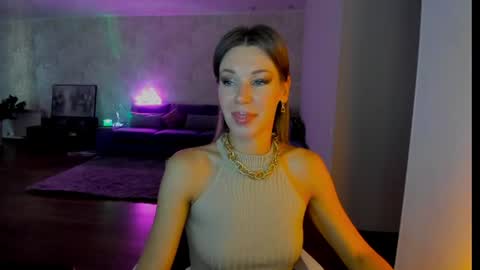 Snapshot of miababy14 chatting on 06/24/26, 04:22 Mia online show from 06/24/26, 04:22