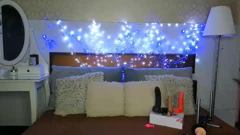 MiaBeeX online show from 12/03/25, 03:10