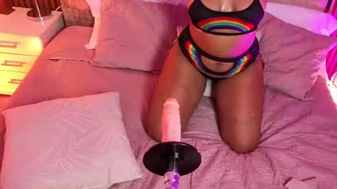 Snapshot of miablackrose chatting on 07/17/26, 04:01 miablackrose online show from 07/17/26, 04:01