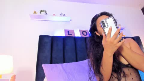 Snapshot of miabrunette23 chatting on 12/29/24, 08:00 MIA online show from 12/29/24, 08:00