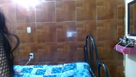 Snapshot of miabrunette23 chatting on 02/18/25, 02:49 MIA online show from 02/18/25, 02:49