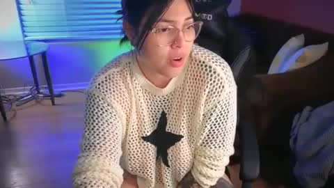 Snapshot of miacanela_xo chatting on 12/15/24, 05:02 Mia online show from 12/15/24, 05:02