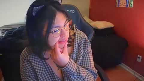 Snapshot of miacanela_xo chatting on 02/24/25, 01:46 Mia online show from 02/24/25, 01:46