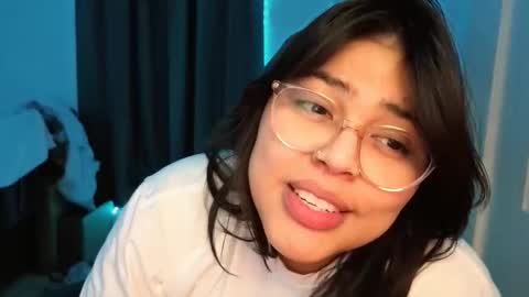 Snapshot of miacanela_xo chatting on 01/11/26, 02:05 Mia online show from 01/11/26, 02:05