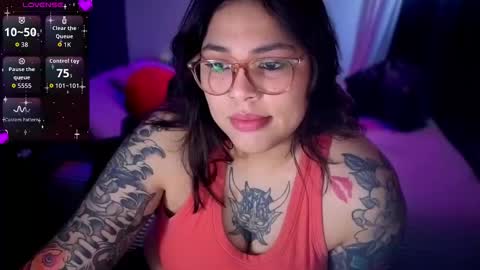 Snapshot of miacanela_xo chatting on 02/04/26, 01:33 Mia online show from 02/04/26, 01:33