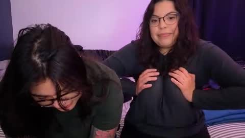 Snapshot of miacanela_xo chatting on 03/08/26, 01:47 Mia online show from 03/08/26, 01:47