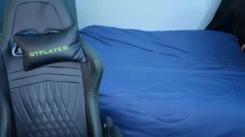 Snapshot of miacanela_xo chatting on 03/15/26, 01:22 Mia online show from 03/15/26, 01:22