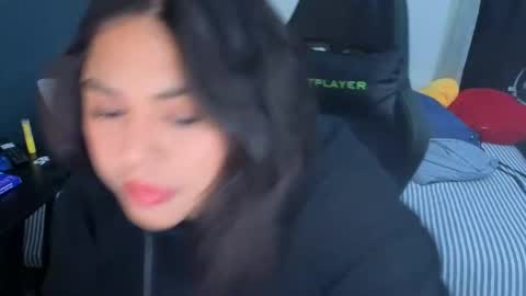 Snapshot of miacanela_xo chatting on 03/15/26, 11:33 Mia online show from 03/15/26, 11:33