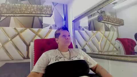 Snapshot of miacapucci1 chatting on 03/06/25, 08:59 online show from 03/06/25, 08:59