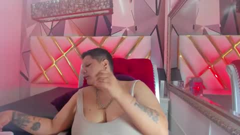 Snapshot of miacapucci1 chatting on 03/07/25, 04:55 online show from 03/07/25, 04:55