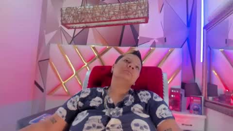 Snapshot of miacapucci1 chatting on 03/08/25, 01:47 online show from 03/08/25, 01:47