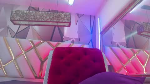 Snapshot of miacapucci1 chatting on 03/12/25, 02:34 online show from 03/12/25, 02:34