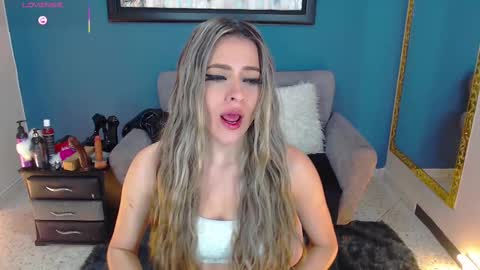 MiaCarper online show from 03/06/25, 12:10