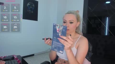 Snapshot of miacarperrlux chatting on 02/13/26, 09:44 MiaCarper online show from 02/13/26, 09:44