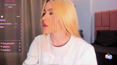Snapshot of miacarperrlux chatting on 04/21/26, 02:04 MiaCarper online show from 04/21/26, 02:04