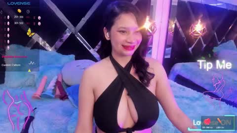 Mia online show from 10/25/25, 03:36