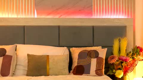 Snapshot of miacharm1 chatting on 11/18/25, 09:41 Mia online show from 11/18/25, 09:41