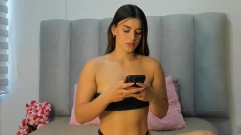 miacleark online show from 11/06/25, 05:25