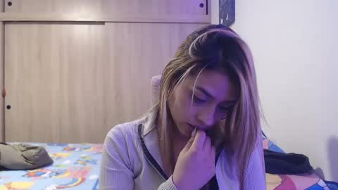 Miia  online show from 10/11/25, 02:22