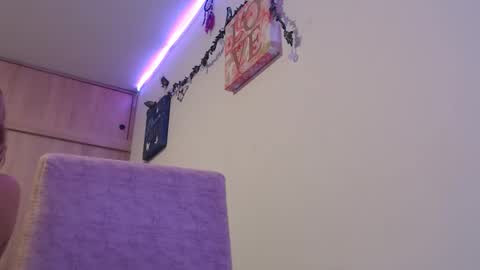 Miia  online show from 11/15/25, 03:15