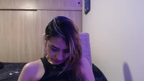 Miia  online show from 11/26/25, 12:33