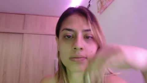 Snapshot of miacollings1 chatting on 01/17/26, 04:22 Miia online show from 01/17/26, 04:22