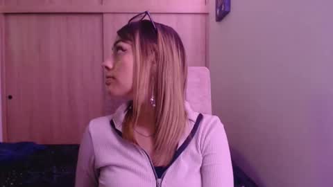 Snapshot of miacollings1 chatting on 03/04/26, 02:06 Miia online show from 03/04/26, 02:06