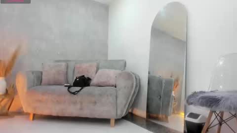 miacooper online show from 09/11/25, 09:04