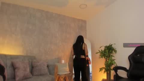 miacooper online show from 09/26/25, 12:20