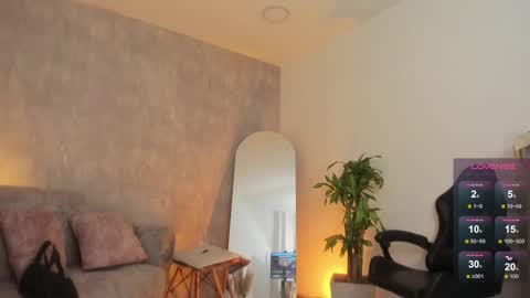 miacooper online show from 09/28/25, 12:21