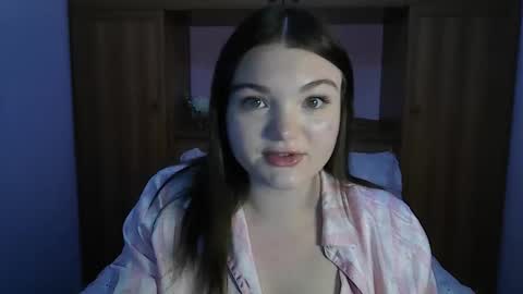 Mia online show from 05/08/26, 12:05
