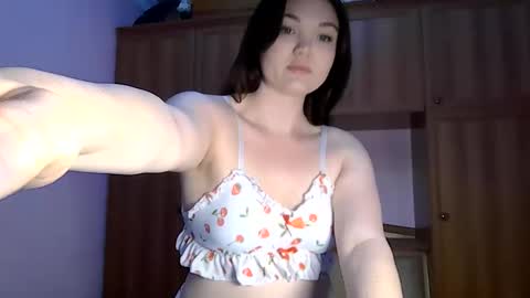 Mia online show from 05/12/26, 08:55