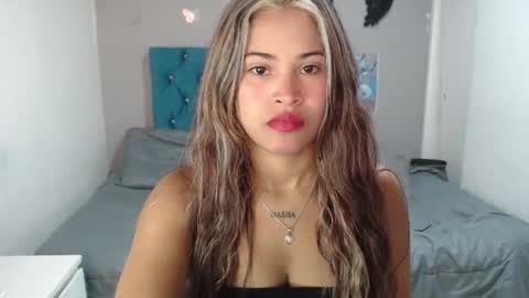 Snapshot of miacumgirl chatting on 03/25/26, 12:33 miacumgirl online show from 03/25/26, 12:33