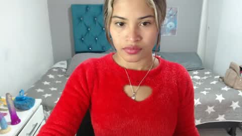 Snapshot of miacumgirl chatting on 04/08/26, 12:27 miacumgirl online show from 04/08/26, 12:27